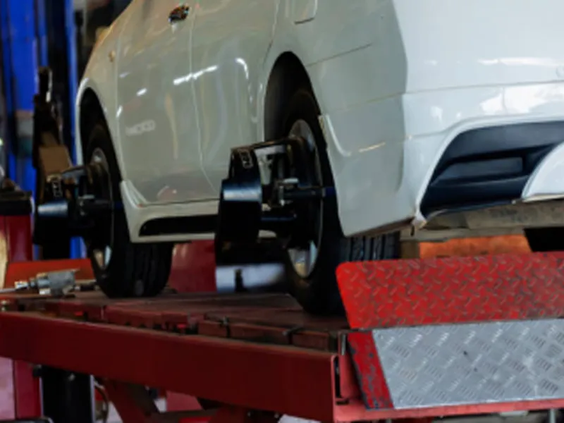 What Is a Toe Jack Used For and Why Do Professionals Prefer It?